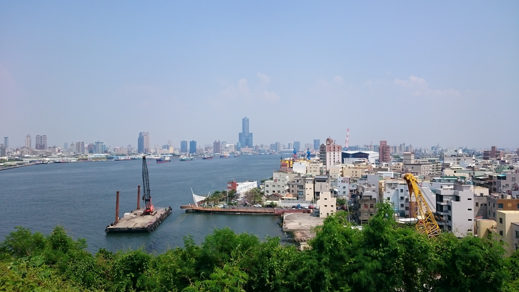 【机车环岛】 day (12/25)~屏东东港 高雄捷运 高雄凤山 旗津 (许愿宿